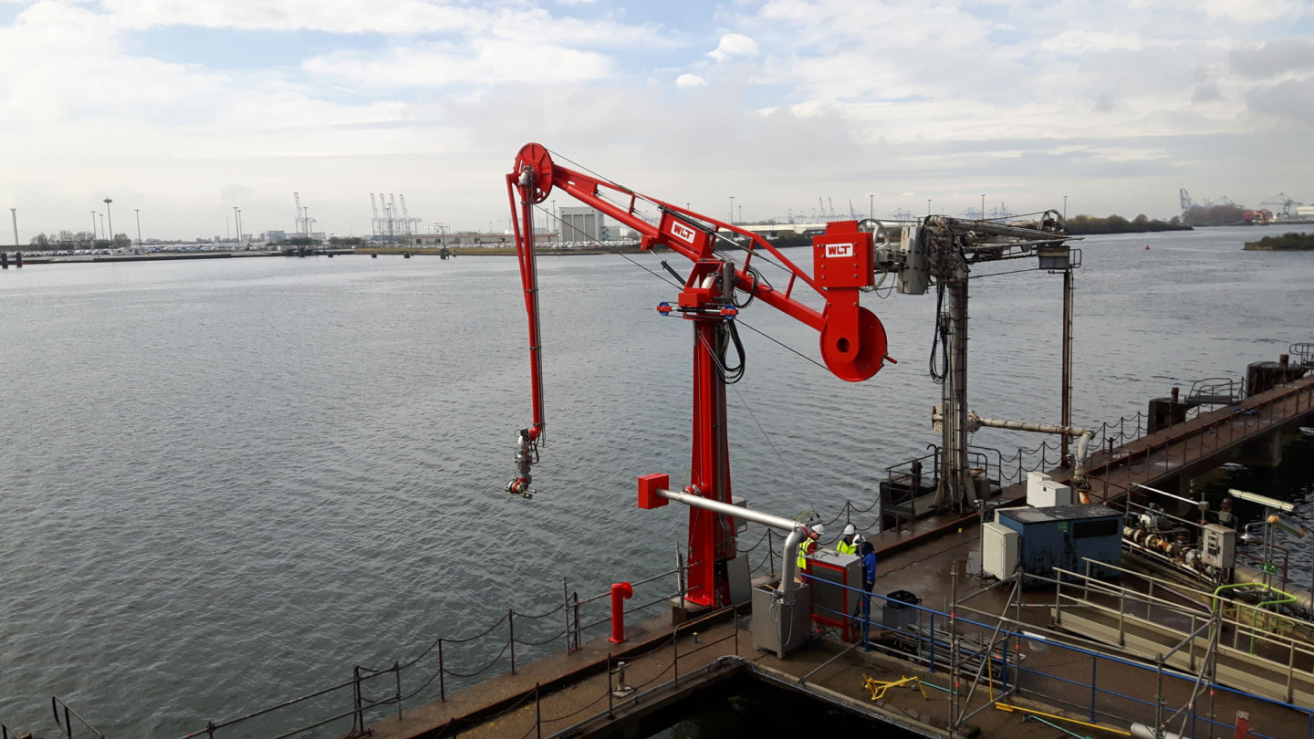 Dynamic Mooring Analysis in aNySIM with passing vessel effects